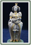 Серебрянная шахматная фигура Королева
